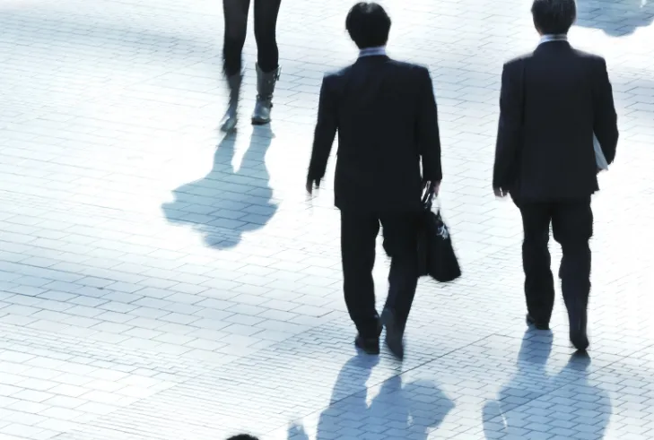 訪問営業へ向かう様子